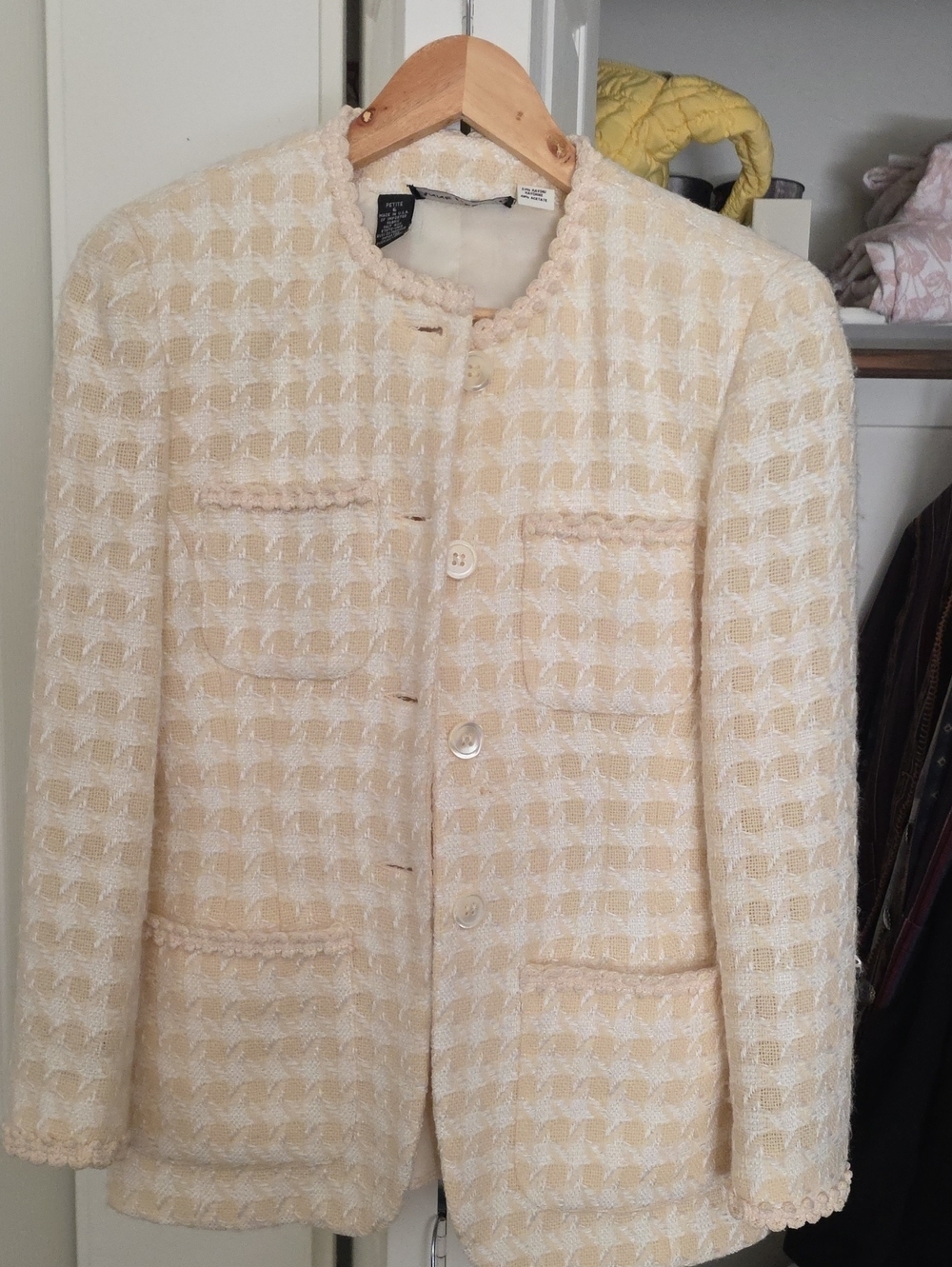 Anne Klein Cream Tweed Collarless Blazer  Would Be A Great Jackie O Costume